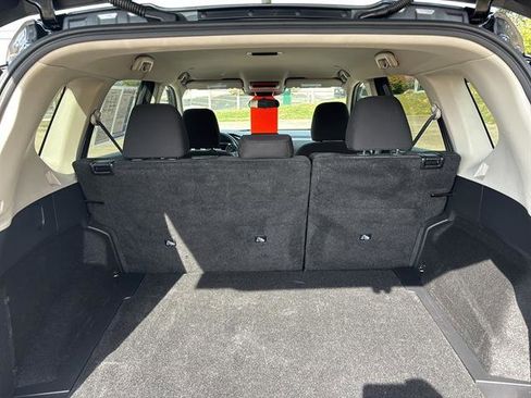 Used 2024 Nissan Rogue SV image 18