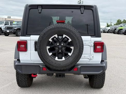 Used 2025 Jeep Wrangler Unlimited Rubicon AWD/4WD image 6