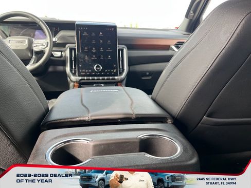 Used 2025 GMC Yukon Denali image 16