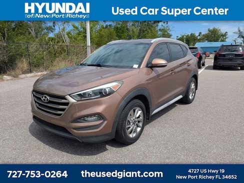 Used 2017 Hyundai Tucson SE Plus FWD image 1