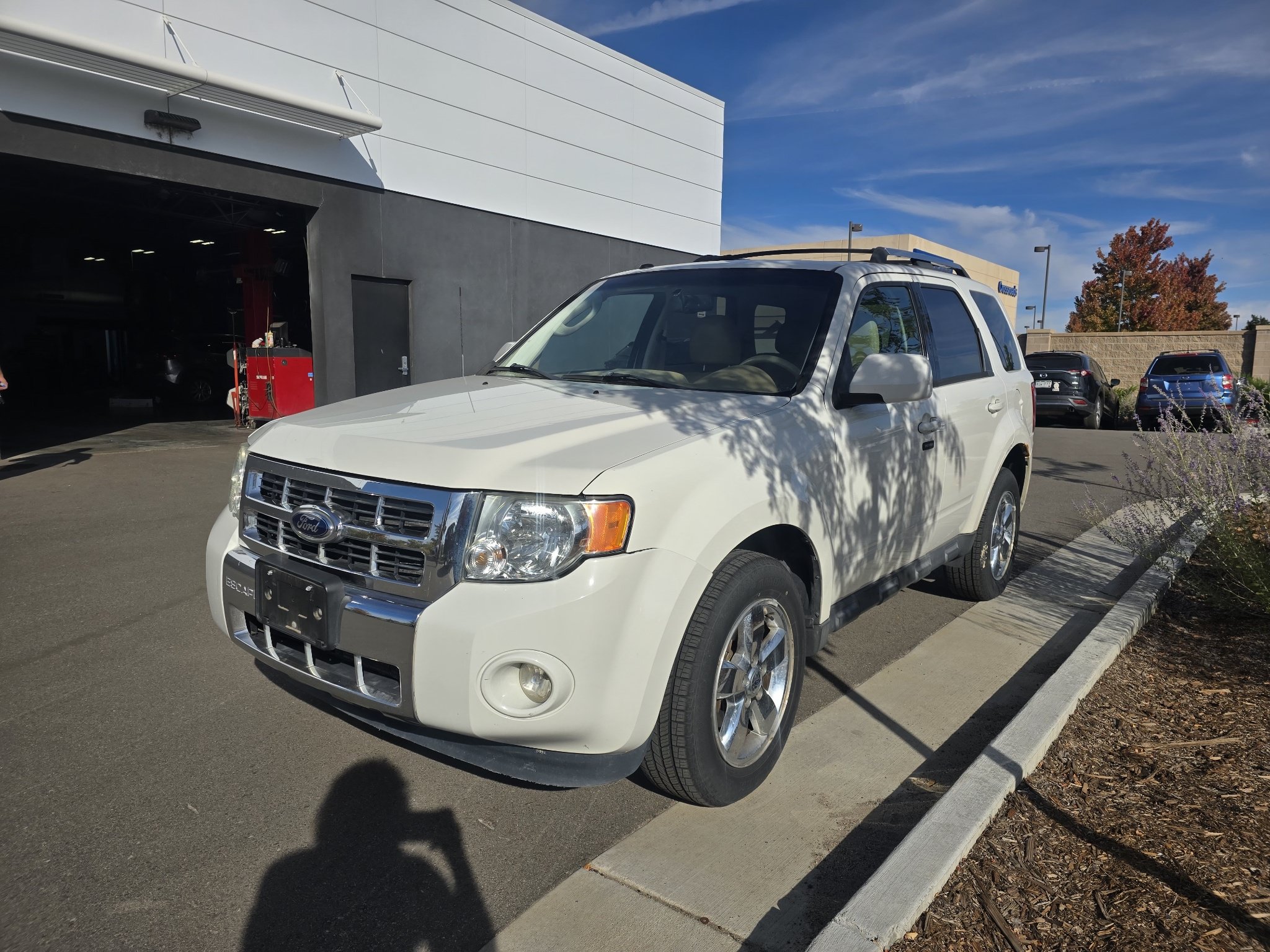 Used 2012 Ford Escape Limited AWD/4WD image 1