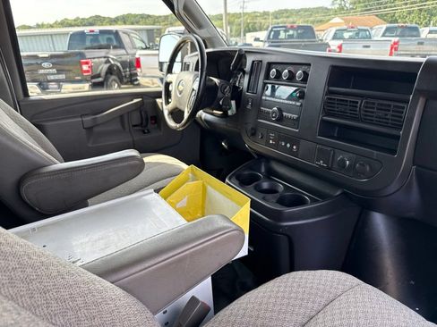Used 2018 Chevrolet Express 3500 w/ Driver Convenience Package RWD image 36
