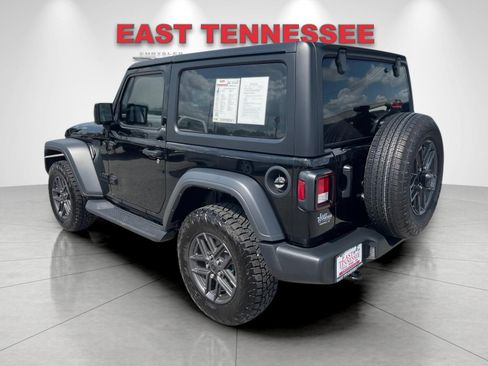 Used 2025 Jeep Wrangler Sport AWD/4WD image 5