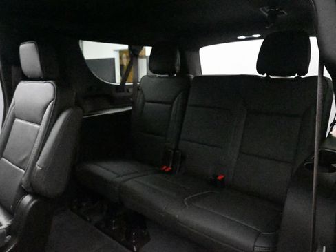 Used 2023 GMC Yukon XL Denali AWD/4WD image 19