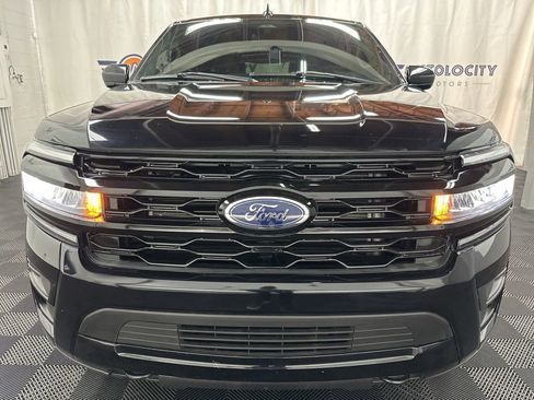 Used 2024 Ford Expedition XLT AWD/4WD image 4