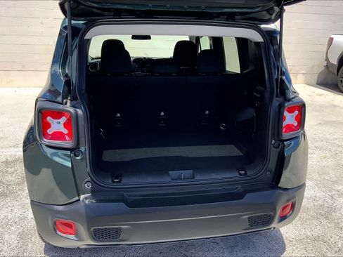 Used 2021 Jeep Renegade Sport FWD image 18