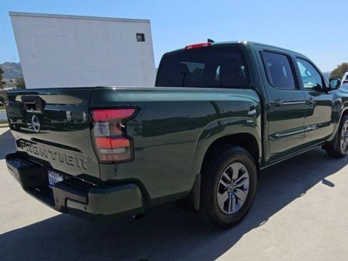 Used 2025 Nissan Frontier SV RWD image 8