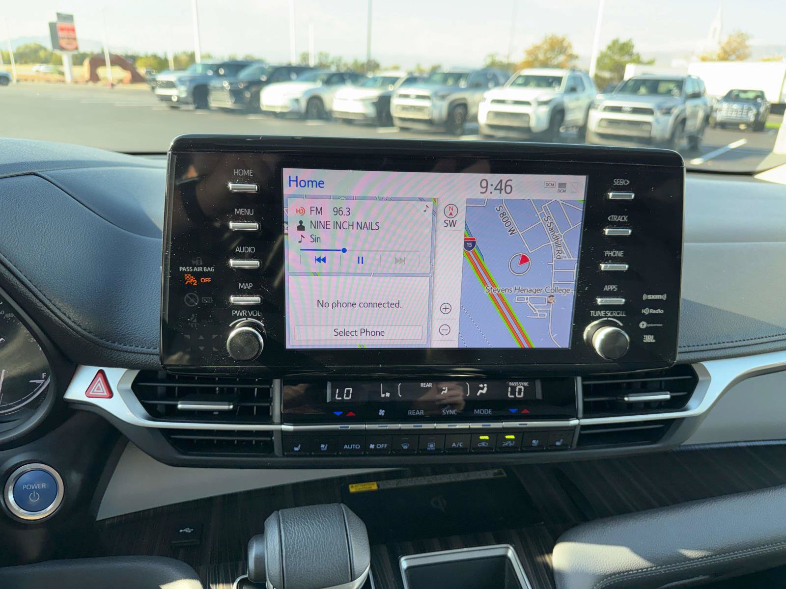 Used 2023 Toyota Sienna Limited FWD image 23