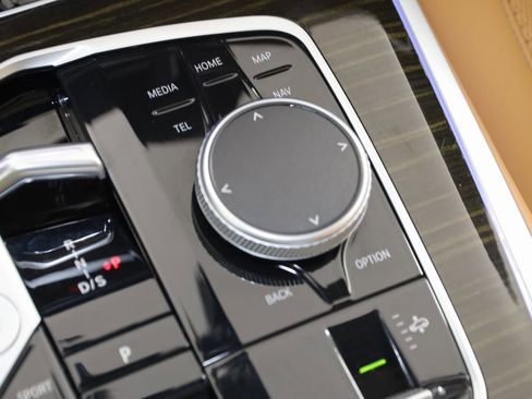 Used 2023 BMW X7 xDrive40i w/ M Sport Package image 34