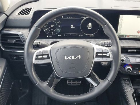 Used 2025 Kia Telluride SX w/ SX Captain's Chair Package image 25