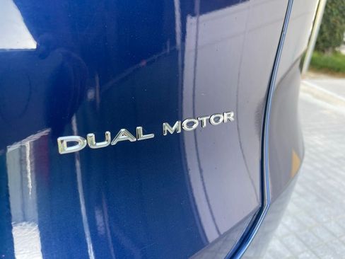 Used 2024 Tesla Model Y Long Range AWD/4WD image 46