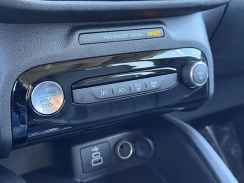 Used 2025 Ford Escape SE w/ PHEV Premium Package image 14