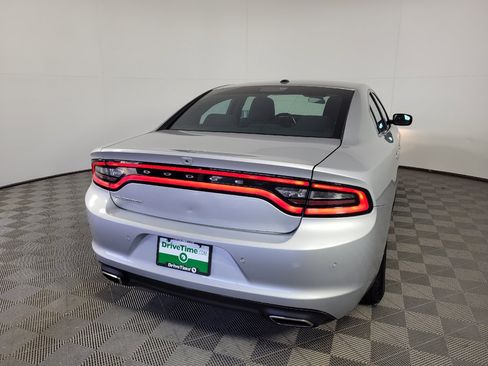 Used 2022 Dodge Charger SXT RWD image 7