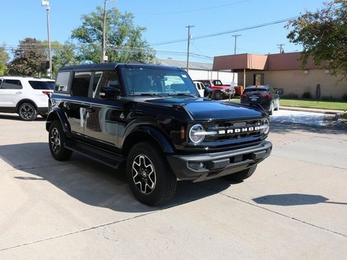 New 2025 Ford Bronco Outer Banks image 9