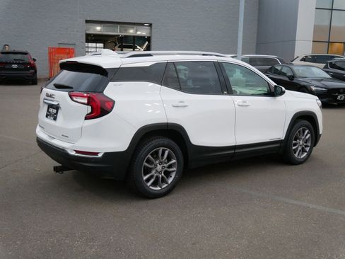 Used 2022 GMC Terrain SLT w/ Infotainment Package II image 7