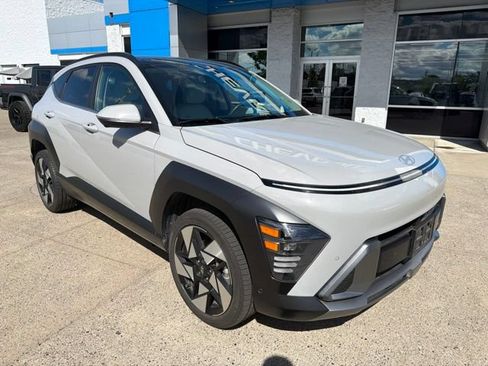 Used 2024 Hyundai Kona Limited AWD/4WD image 2