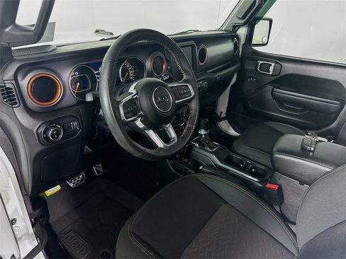 Used 2023 Jeep Gladiator Mojave w/ Cold Weather Group image 30