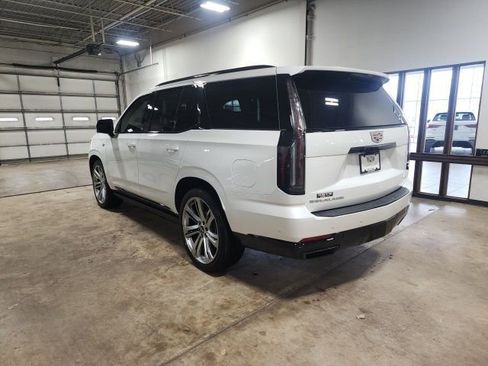 Used 2025 Cadillac Escalade Sport w/ Touring Package AWD/4WD image 6