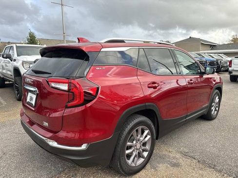 Used 2023 GMC Terrain SLT image 6