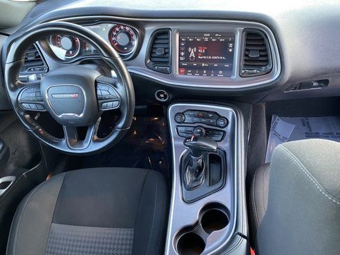 Used 2022 Dodge Challenger GT image 6