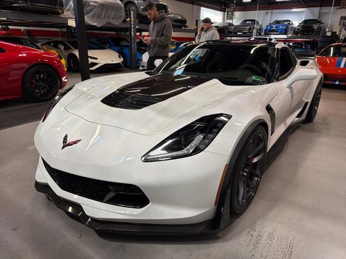 Used 2017 Chevrolet Corvette Z06 image 11