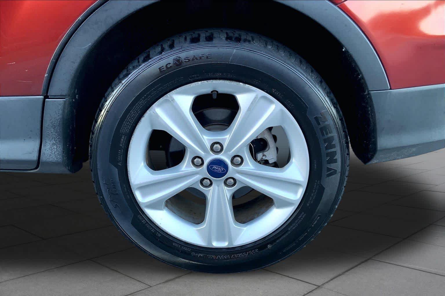 Used 2014 Ford Escape SE w/ Equipment Group 201A FWD image 10