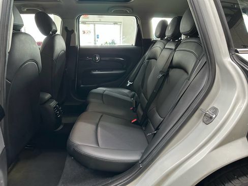 Used 2019 MINI Cooper Clubman Cooper 4dr Wagon image 13