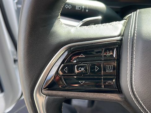 Certified 2022 Jeep Grand Cherokee Overland w/ Luxury Tech Group IV image 15