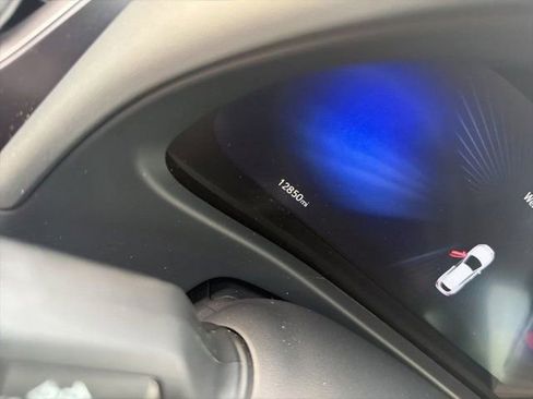 Used 2025 Lexus UX 300h FWD image 3