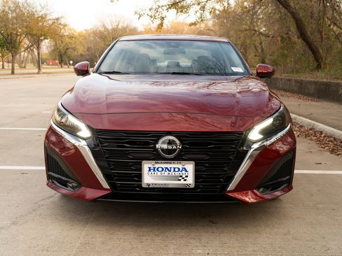 Used 2023 Nissan Altima 2.5 SL image 3