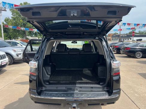 Used 2016 Toyota 4Runner Limited AWD/4WD image 27