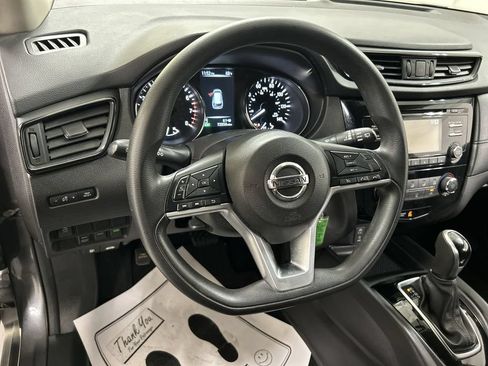 Used 2017 Nissan Rogue S AWD/4WD image 4