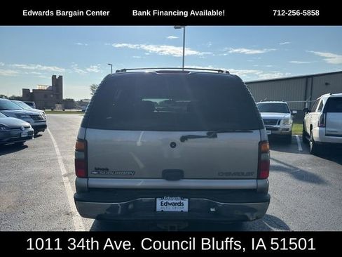 Used 2002 Chevrolet Suburban LS image 7