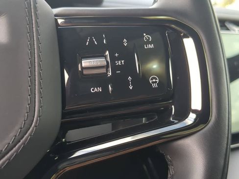 Certified 2026 Land Rover Range Rover Velar Dynamic SE image 26