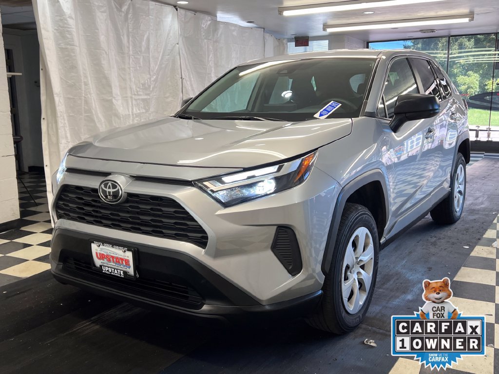 Used 2025 Toyota RAV4 LE AWD/4WD image 3