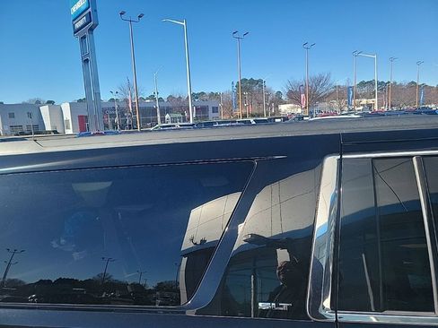 Used 2018 GMC Yukon XL SLT w/ Open Road Package image 13