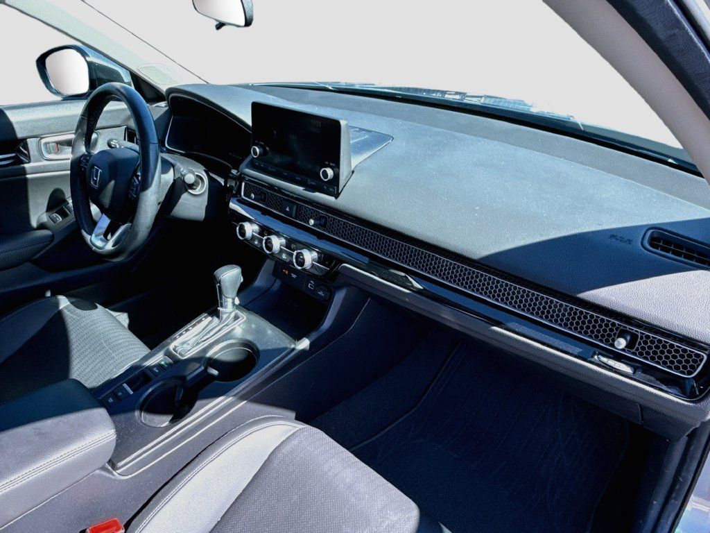 Used 2024 Honda Civic EX-L image 32