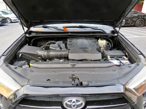 Used 2015 Toyota 4Runner SR5 image 33
