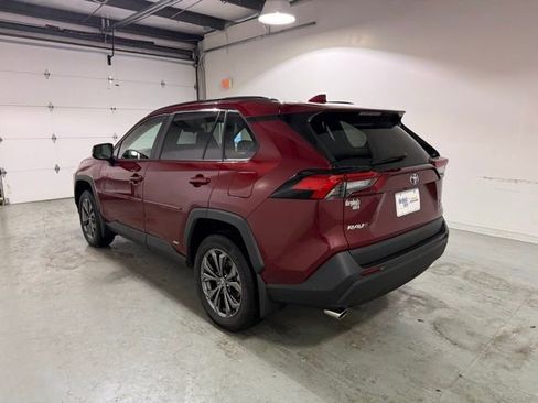 Used 2025 Toyota RAV4 XLE Premium image 4