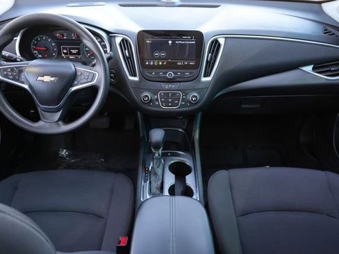 Used 2023 Chevrolet Malibu LT FWD image 2