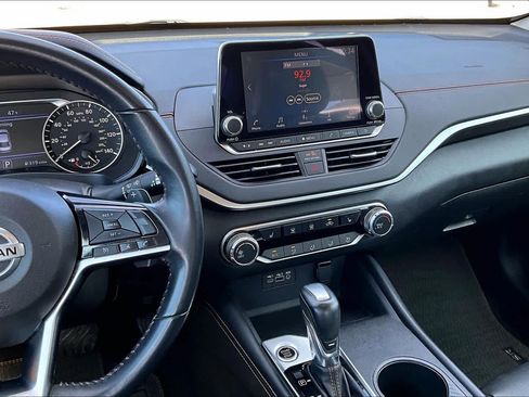 Used 2021 Nissan Altima 2.5 SR w/ SR Premium Package image 7