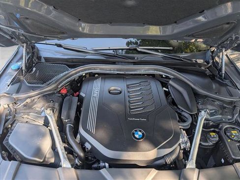 Certified 2022 BMW 740i xDrive w/ M Sport Package image 25