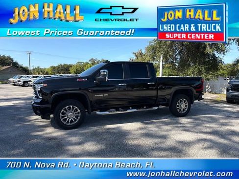 Used 2025 Chevrolet Silverado 2500 LT w/ Z71 Chrome Sport Edition AWD/4WD image 3
