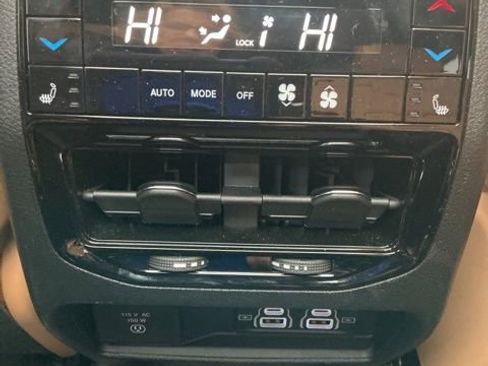 Used 2025 Jeep Grand Cherokee L Summit w/ Obsidian Package image 24