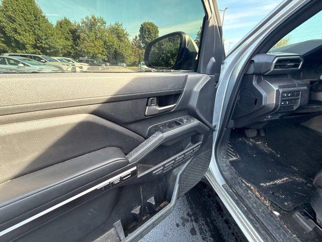 Used 2025 Toyota Tacoma TRD Off-Road AWD/4WD image 12