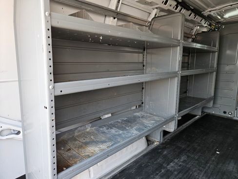 Used 2016 Chevrolet Express 2500 image 18