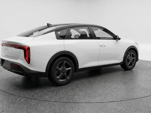 Used 2025 Kia K4 FWD image 9