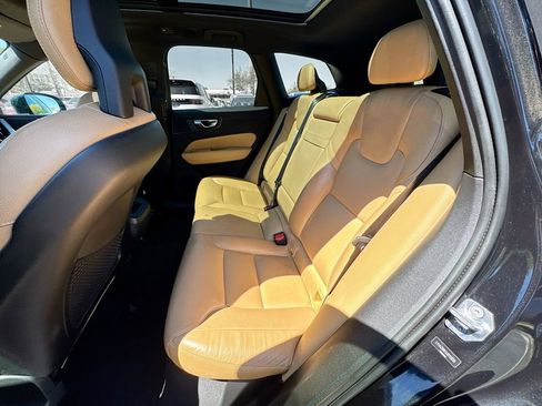 Used 2018 Volvo XC60 T6 Momentum w/ Vision Package image 26