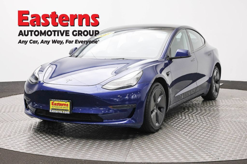 Used 2023 Tesla Model 3 Standard Range RWD image 1