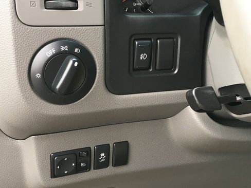 Used 2018 Nissan NV 3500 SL RWD image 17
